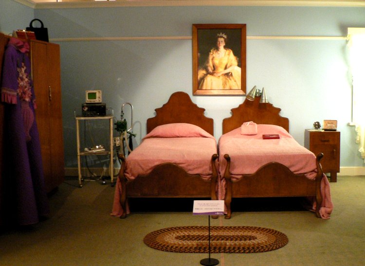 {short description of image}