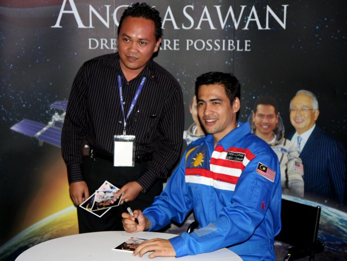 {short description of image}