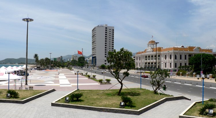 {short description of image}