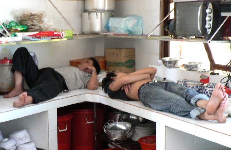 {short description of image}