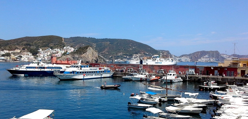 {short description of image}